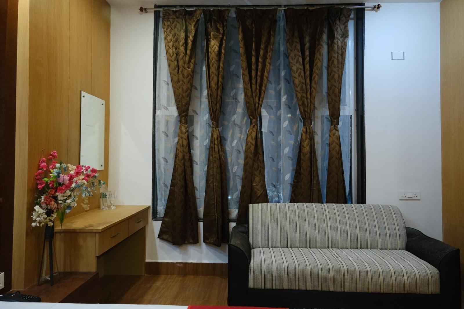 Hotel Golden Continental Deoghar Exterior photo