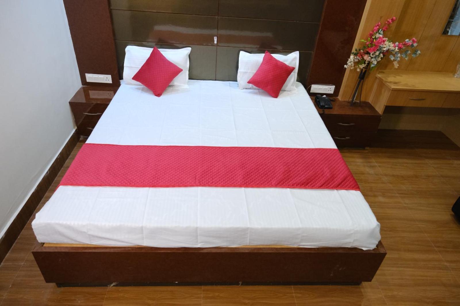 Hotel Golden Continental Deoghar Exterior photo