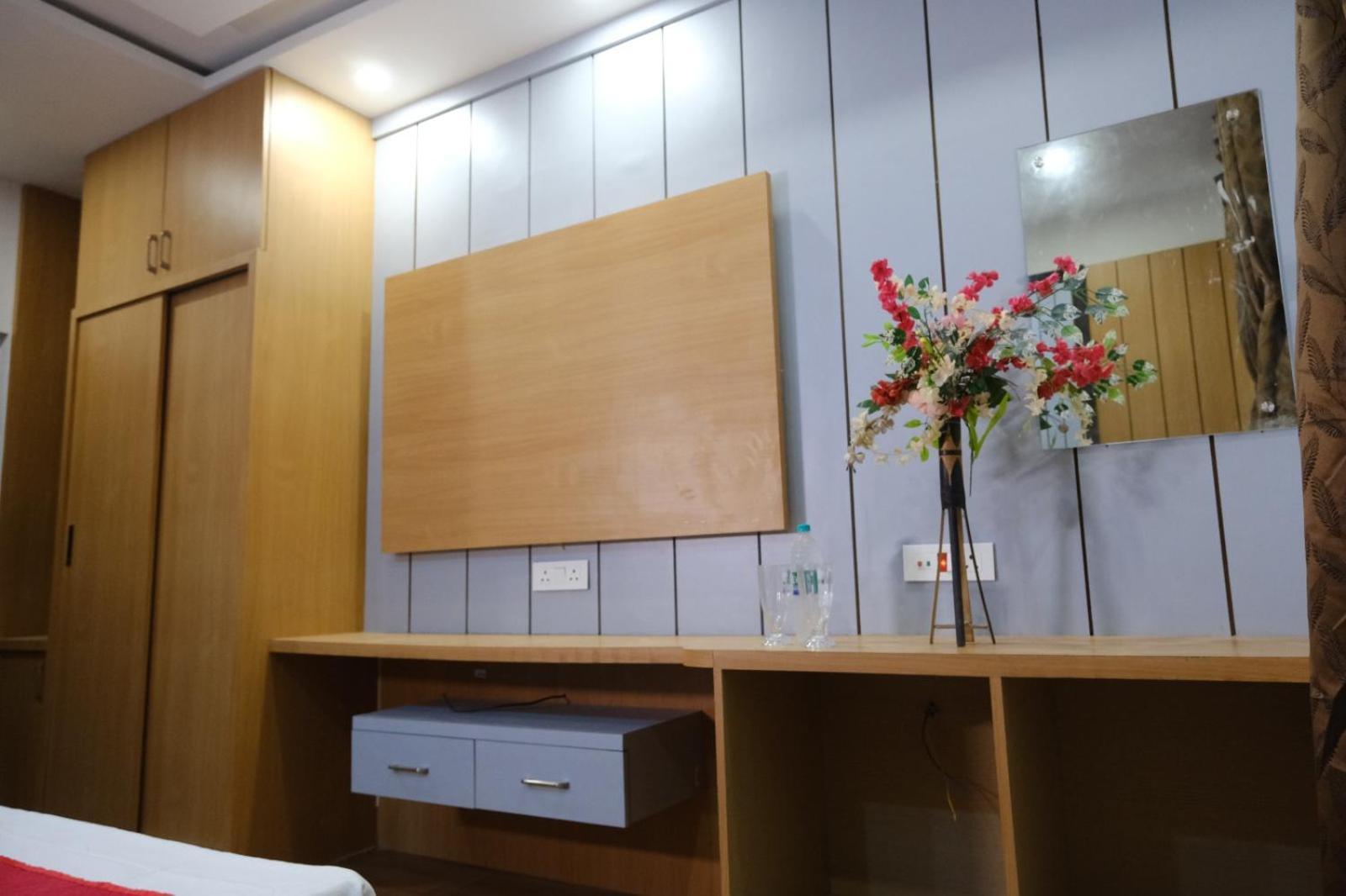 Hotel Golden Continental Deoghar Exterior photo